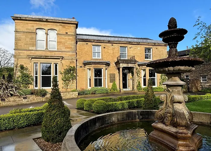 Manor House Lindley