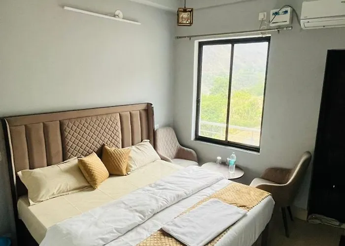 Goroomgo Kaffal Hotel And Restaurant Rudraprayag
