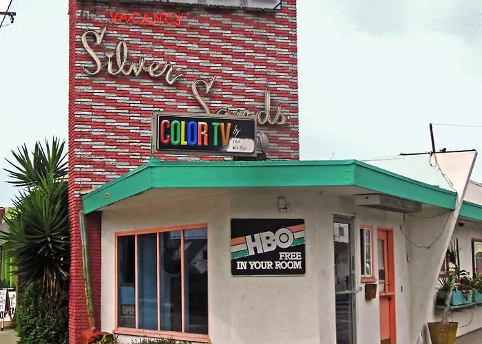 Silver Sands Motel