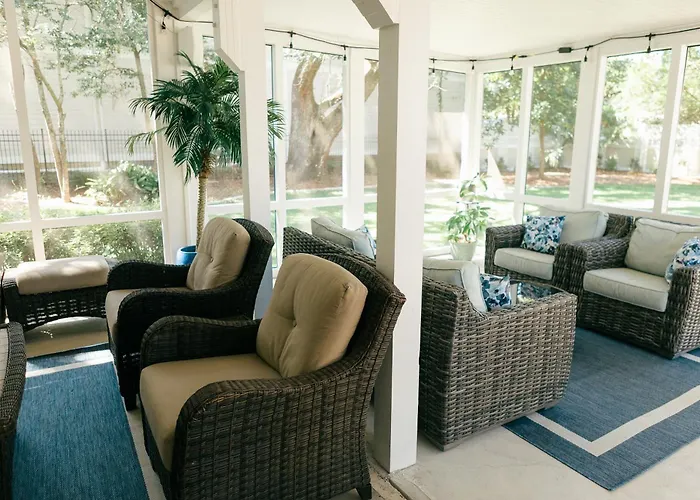 The Carriage House Inn Bed And Breakfast