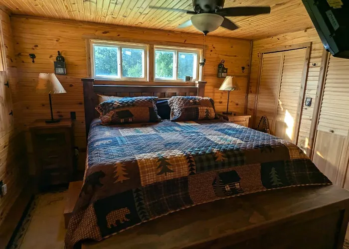 Cozy Cabin On 80 Acres In The Ozarks, Very Unique!