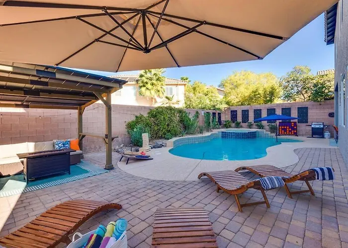 6Br Luxe Vegas Villa • Heated Pool, Spa & Games