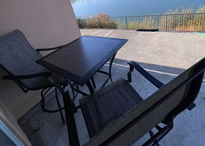 Prime Lakefront On Moses Lake