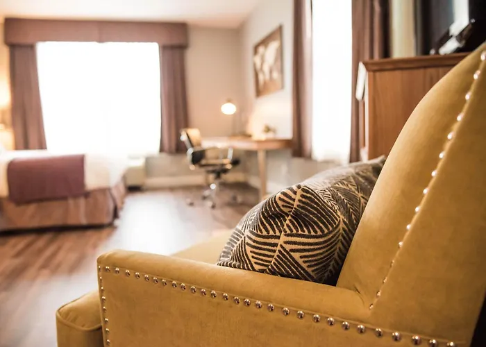 Cambridge Hotel&Conference Centre