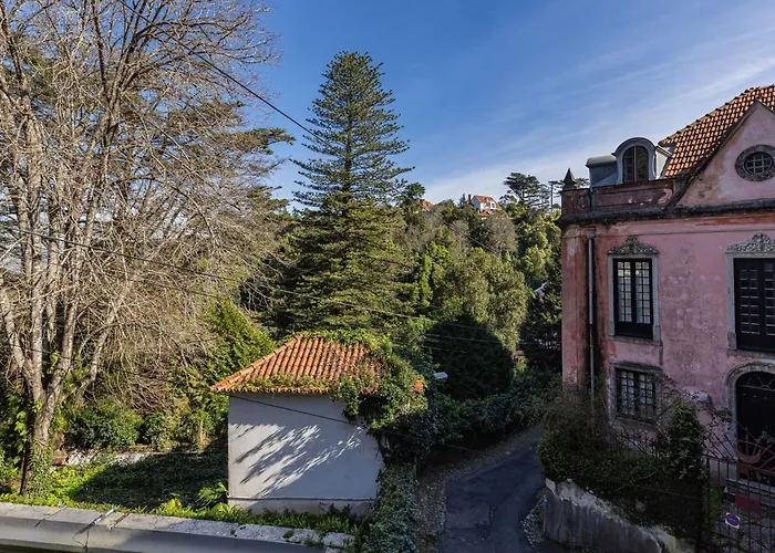 Giant Room In Sintra Center Inside 17Th Century Villa With Snooker And Patio