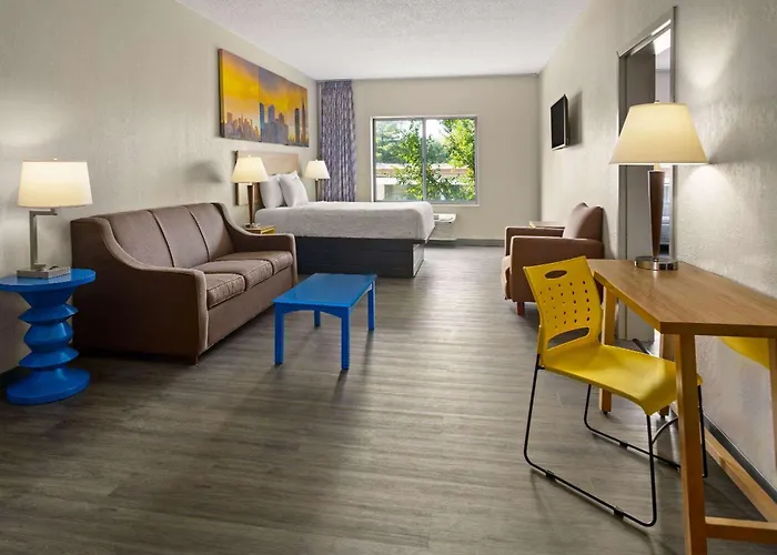 Days Inn & Suites By Wyndham Albany