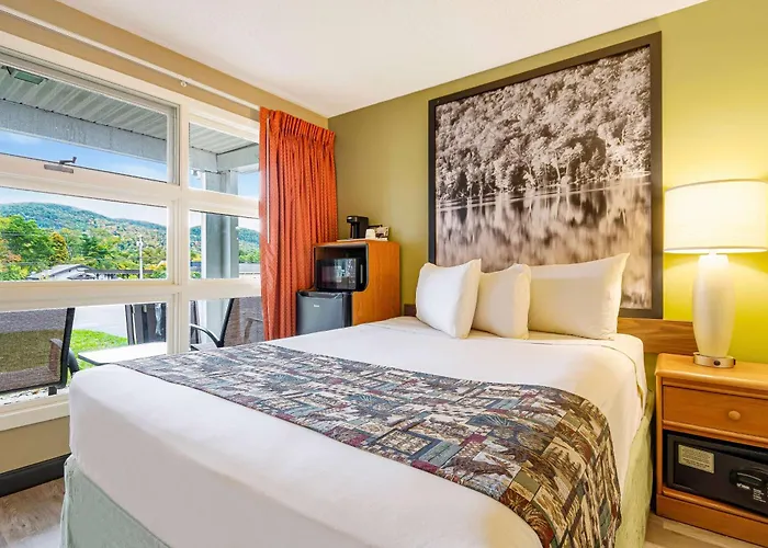 Super 8 By Wyndham Lake George/Downtown