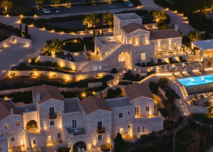 Bassa Maina Villas & Suites