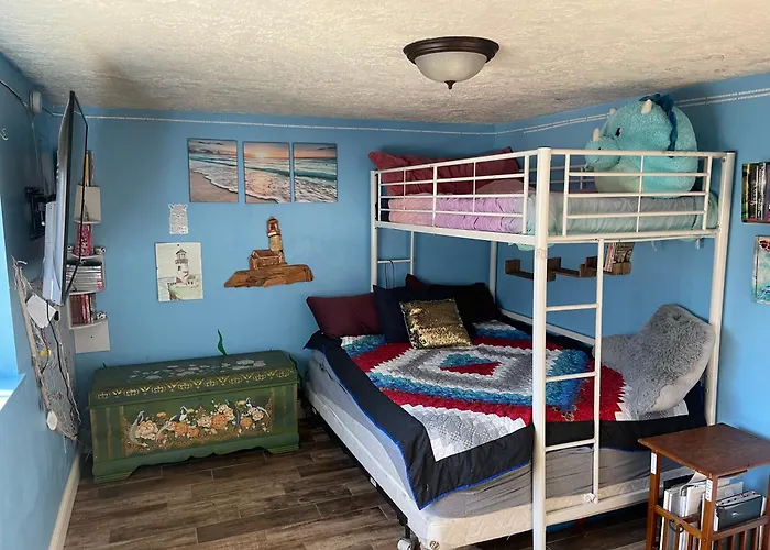 Cute 3 Bedroom Home In Town