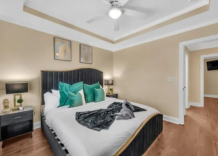 Cozy 2B Townhouse - Hot Tub