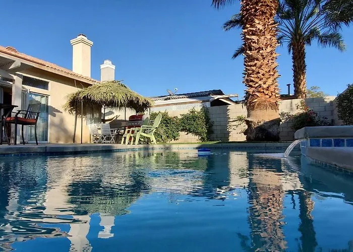 Sunshine Daydream By The Pool And Spa