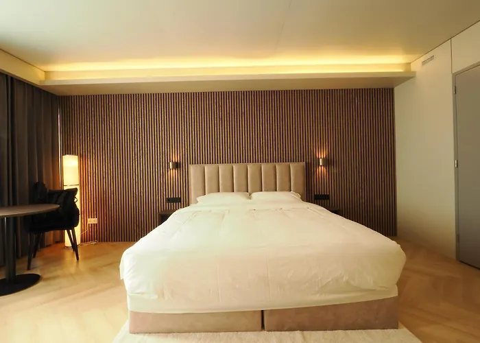 Tung Hotel