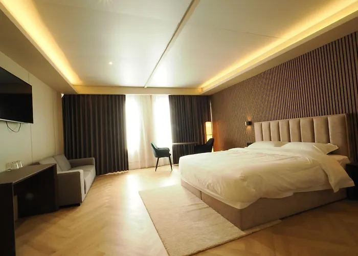 Tung Hotel