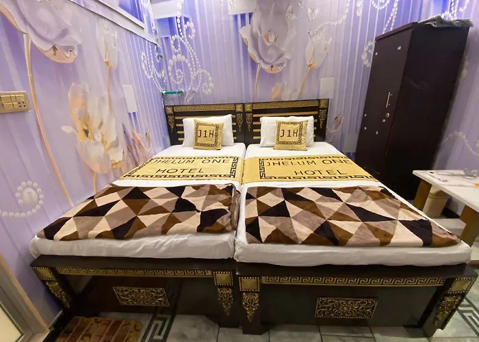 Jhelum One Hotel, Shandar Chowk