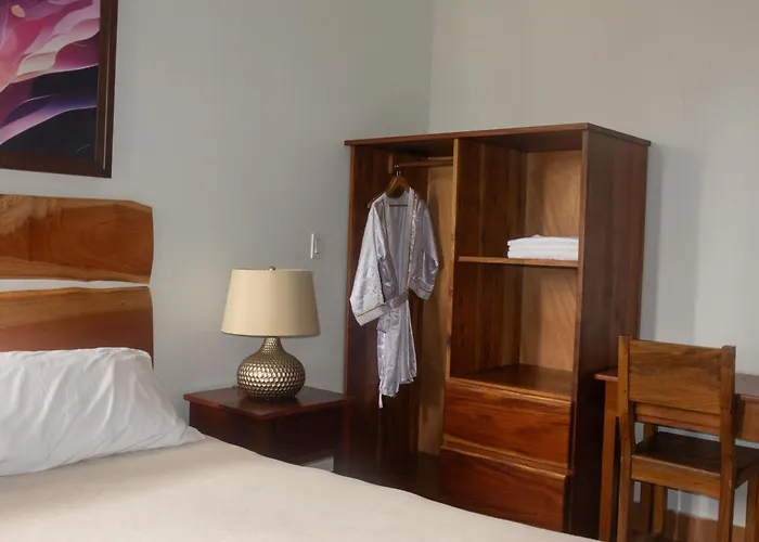 Hotel Leon Inn