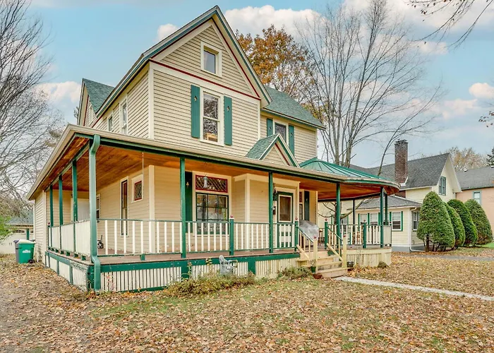 Eau Claire Retreat: Close To Campus & Dtwn!