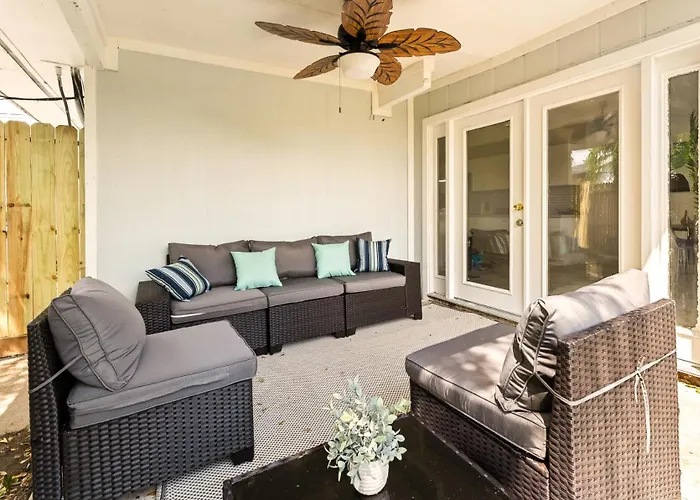 Newly Renovated 6Br 3Ba Port Arthur Holiday Home With Hot Tub