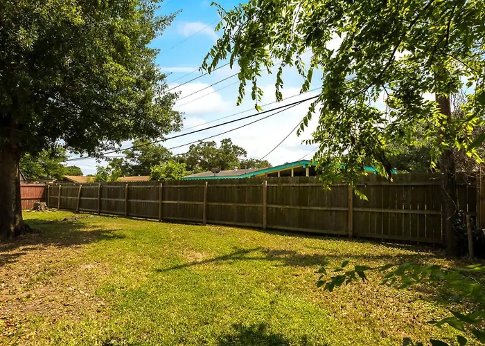 Newly Renovated 6Br 3Ba Port Arthur Holiday Home With Hot Tub