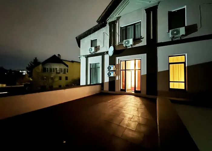 Signeev'S Villa Три Хвилини Від Метро Нивки Завжди Є Світло І Власне Бомбосховище