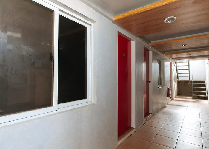 Reddoorz Near Christ The King Medical Center