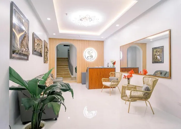 Spotlight Hotel Near Hundred Islands Wharf
