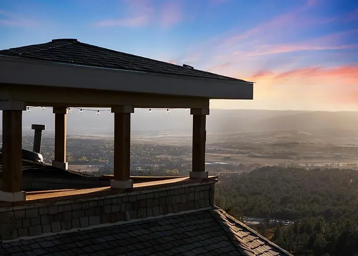 The Kingdome - A Unique, Royal Experience With Hot Tub, Rooftop And Views