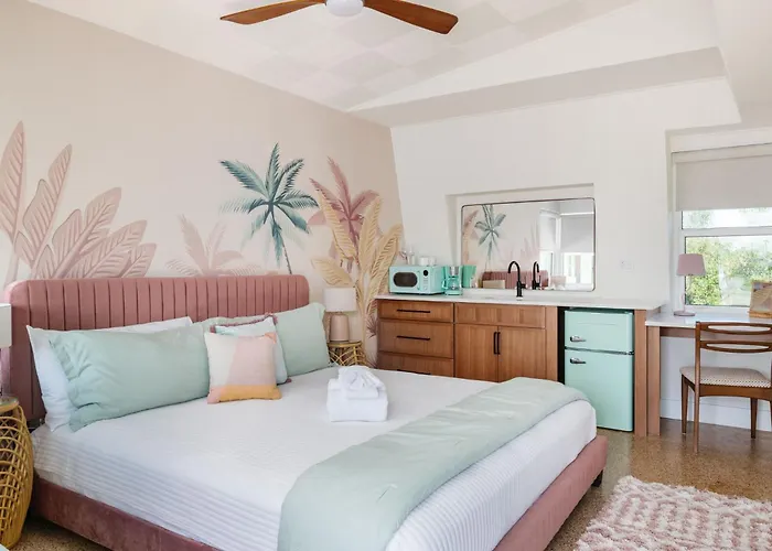 Haley'S Court Boutique Motel