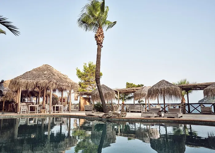 Gloria Maris Hotel Suites And Villas