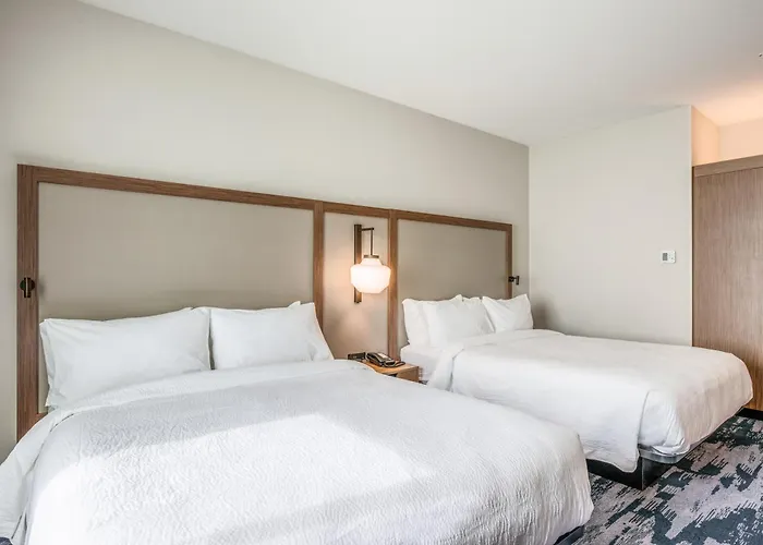 Holiday Inn Express & Suites Platteville By Ihg