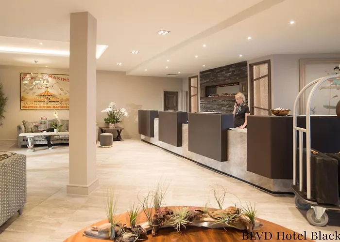 Boulevard Hotel