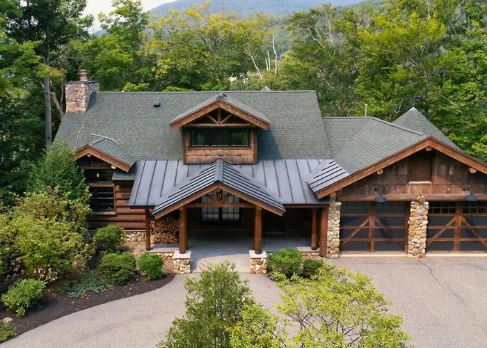 Luxury Log Cabin W Elevator, Hot Tub & Pool Table