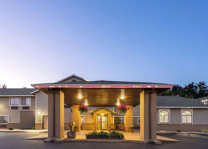 Days Inn By Wyndham Iron Mountain