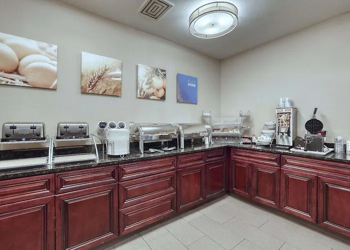 Comfort Suites Appleton Airport