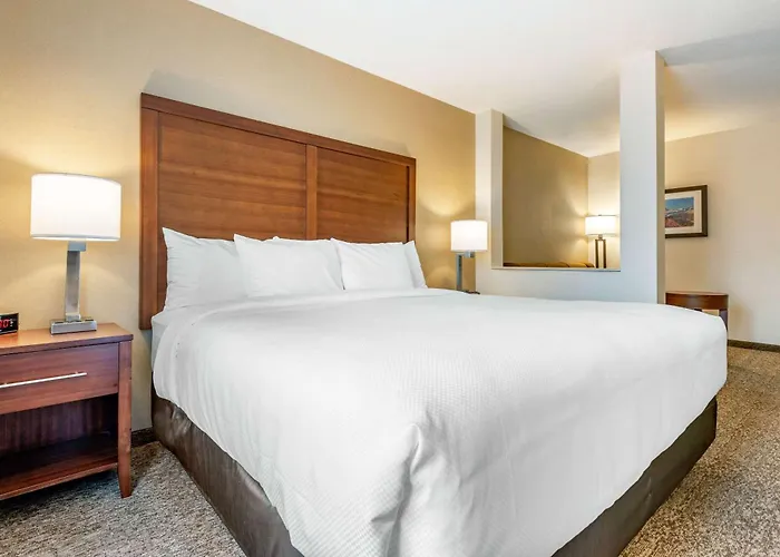 Comfort Inn & Suites