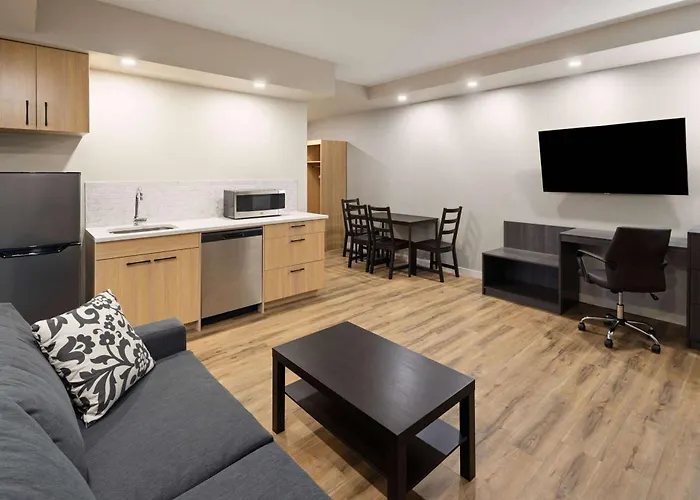 Baymont By Wyndham West Edmonton