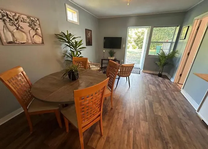 2 Bedroom Apartment In Marianna