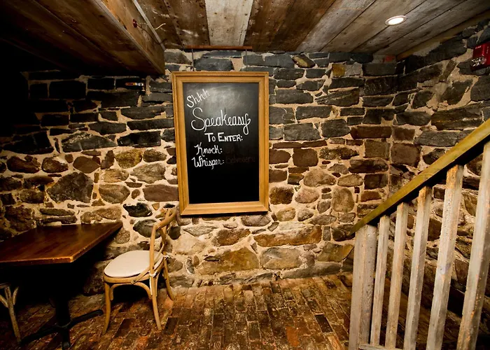 Jedediah Hawkins Inn