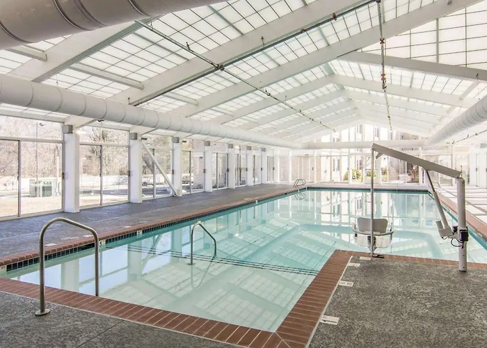 Bluegreen Vacations Patrick Henry Square, An Ascend Collection Resort