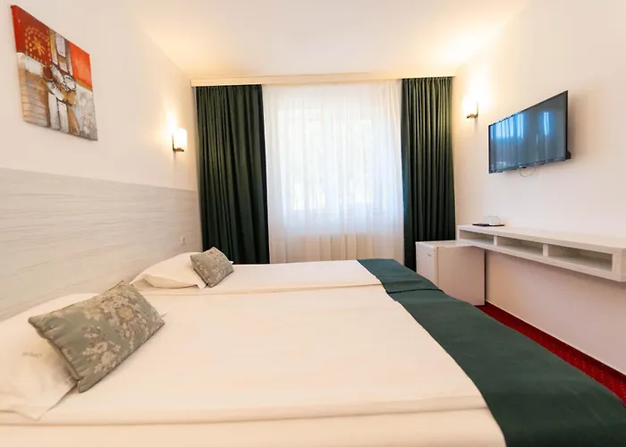 Hotel Cirus