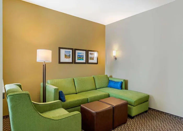 Comfort Suites Burlington Near I-5
