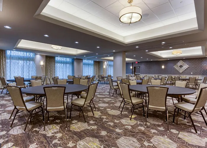 Drury Inn & Suites Cleveland Beachwood