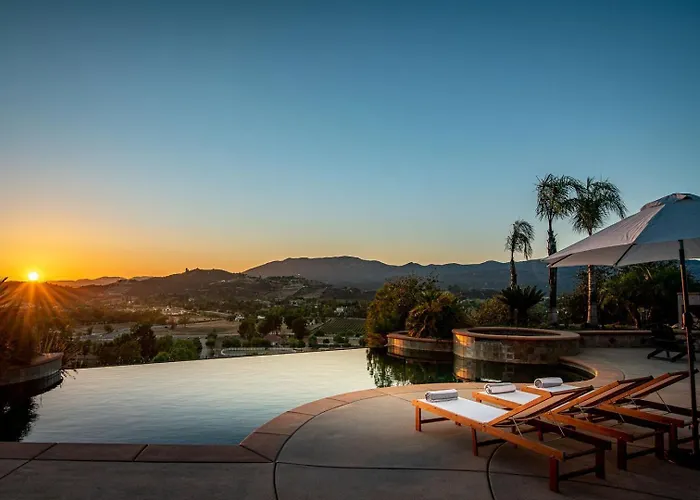 Vineyard View By Fieldtrip 8 Bd With Infinity Pool Hot Tub Games