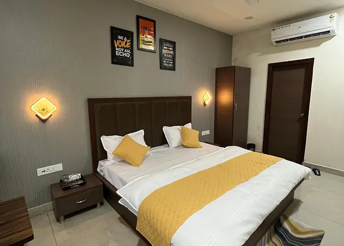 The Wellawing - Ferozepur Road - In Budget Smart Hotel For Families, Corporates, Couples, Solo Travelers