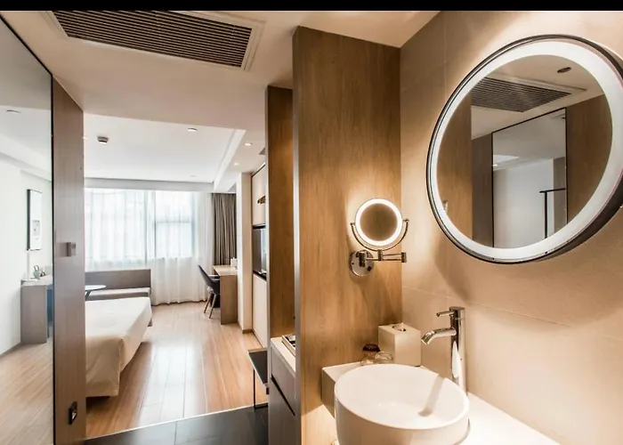 Atour Hotel Nanjing Xinjiekou Daxinggong Subway Station