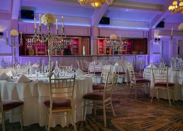 Treacys Oakwood Hotel, Shannon