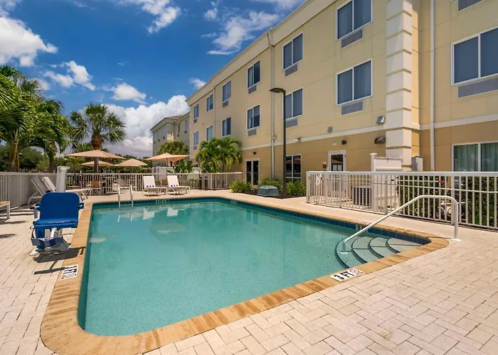 Comfort Suites Sarasota- Siesta Key