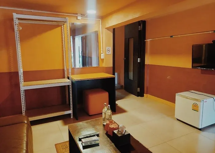 Retro Box Hotel Chumphon