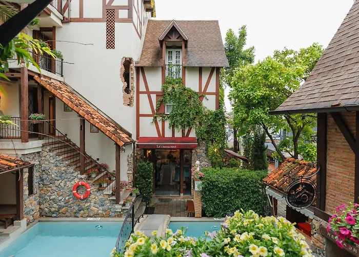 Le Charcoa Hotel