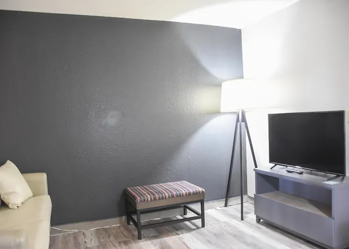 Country Inn & Suites By Radisson Bloomington-Normal West, Il