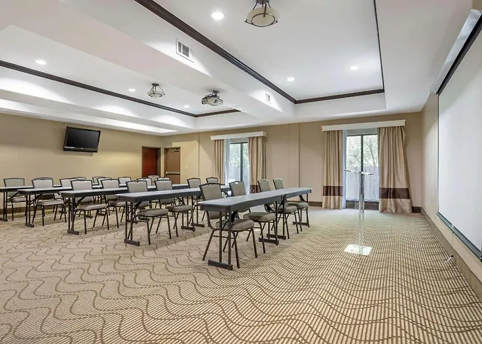 Comfort Suites Old Town Spring